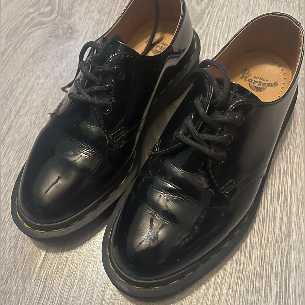 Dr. Martens Shiny Black Oxfords unisex style.